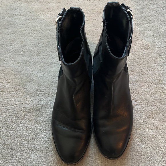 Tory Burch Chelsea booties - Picture 2 of 6